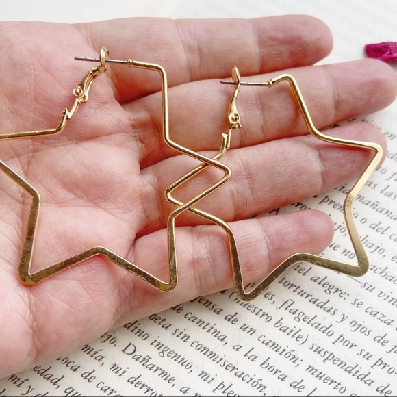 SHOOTING STAR 🌠 LARGE HOOPS GOLD EARRINGS SET - Picture 3 of 6